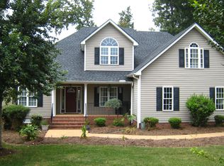 12330 Hollow Oak Ter, Midlothian, VA 23112