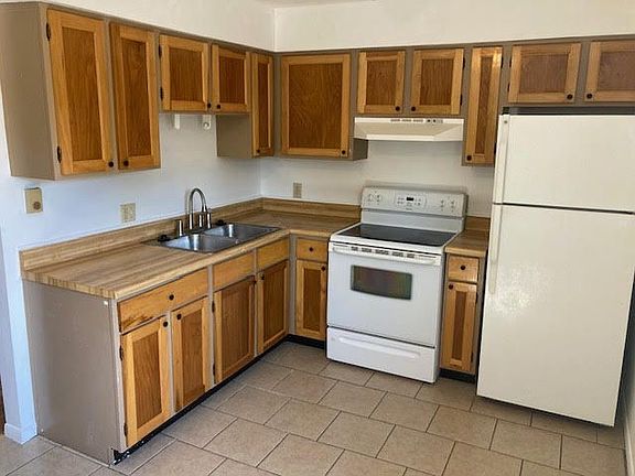 3rd image of 1259 Hilltop Cir