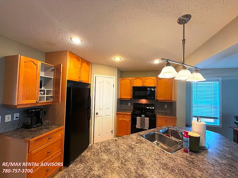 329 Eversyde Cir SW — Photo 2