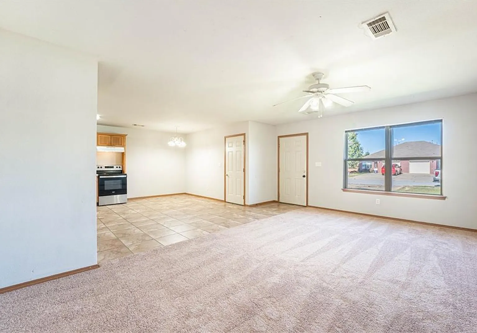 3 Bedroom 2 Bath Duplex — Photo 2