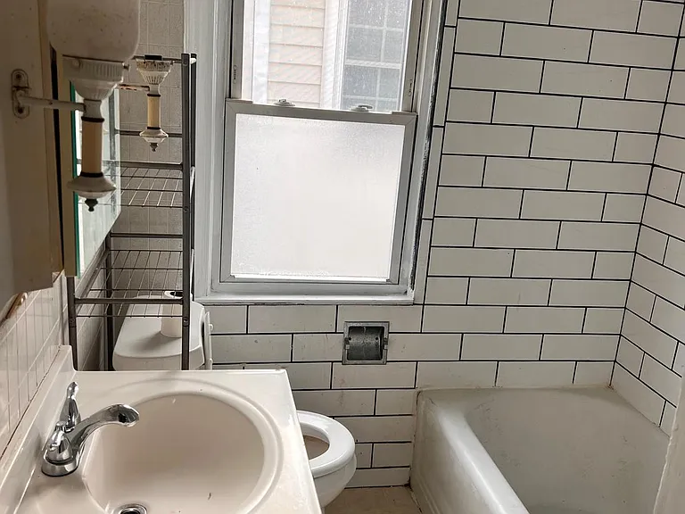 3417 Pine Ave — Photo 15