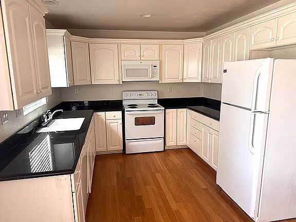 2nd image of 603 Graciella Ct #1