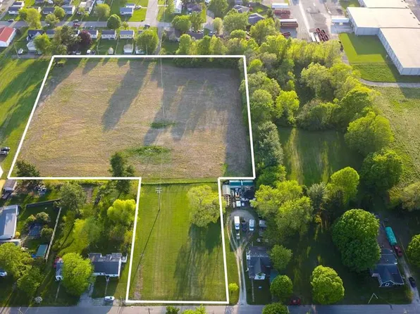 Fiant St, Connersville, IN 47331