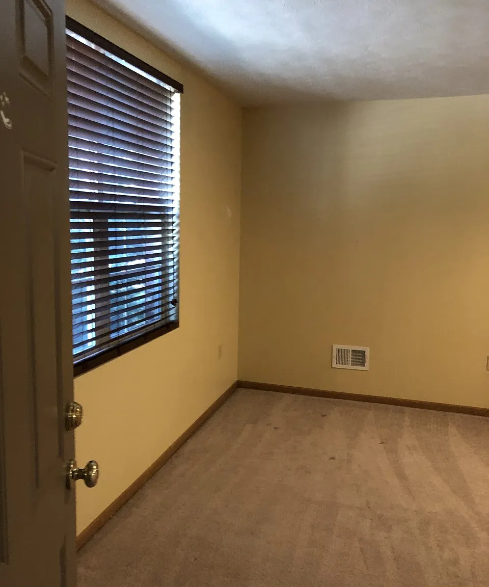 1 bed, 995 sqft, $800 — Photo 1
