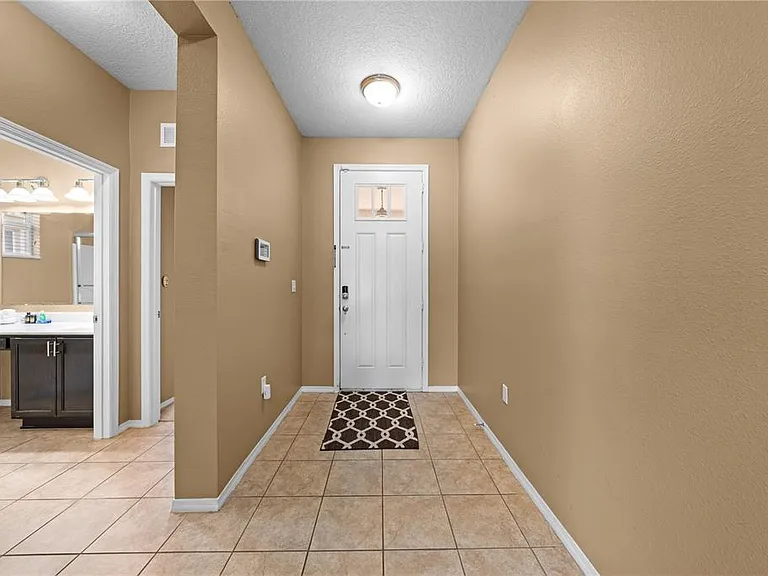 4704 Ruby Red Ln — Photo 6