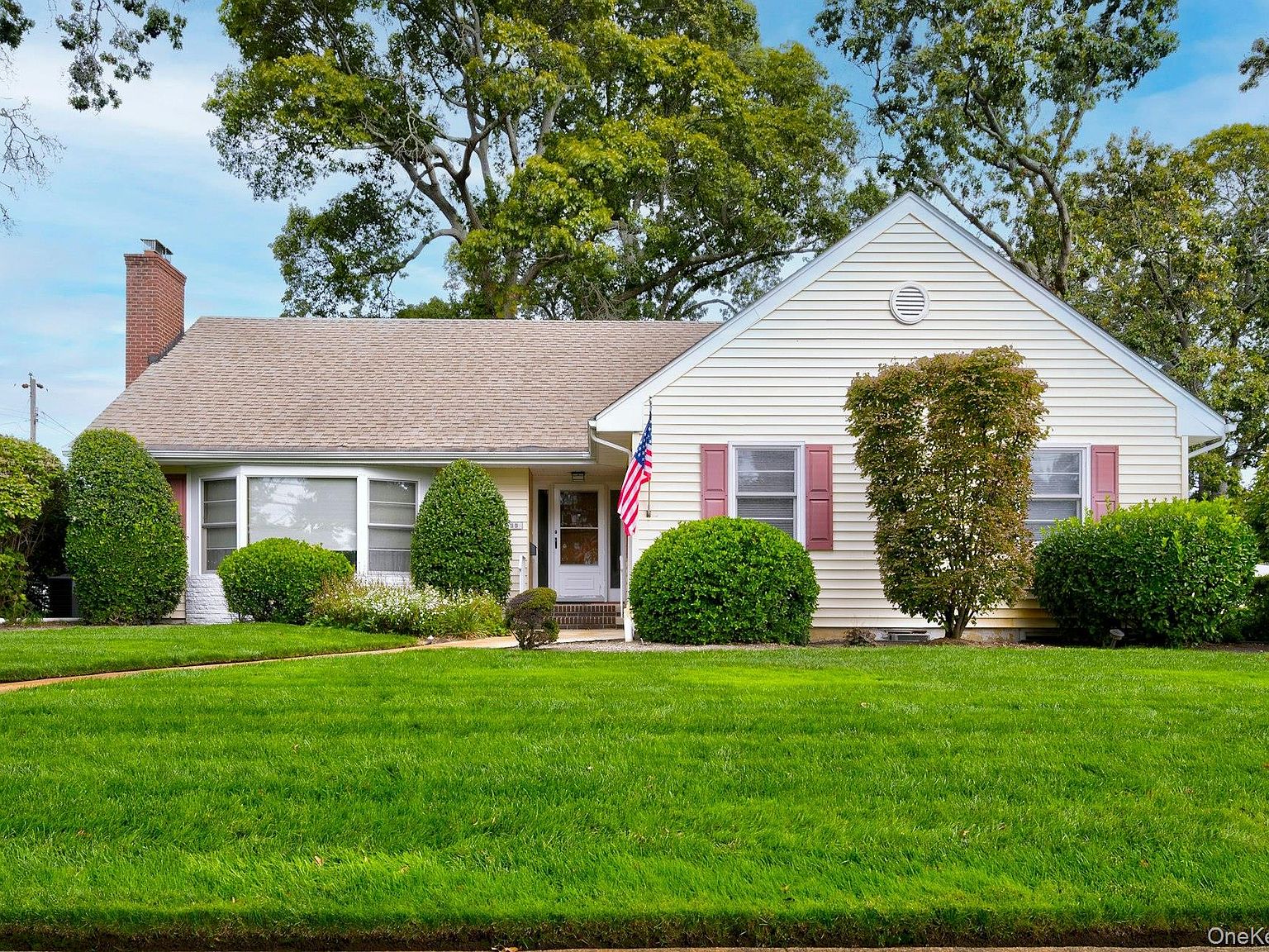 35 Red Oak Place, Massapequa, NY 11758 | Zillow