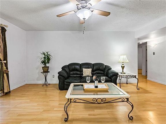 5th image of 506 Wildflower Dr