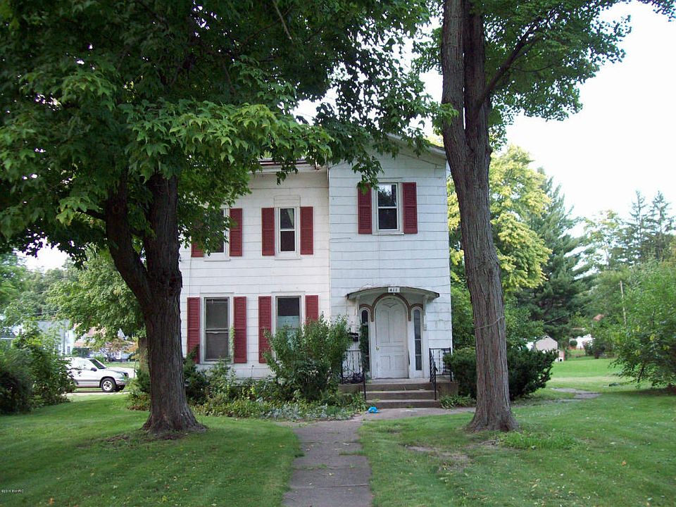 1st image of 411 E Division St