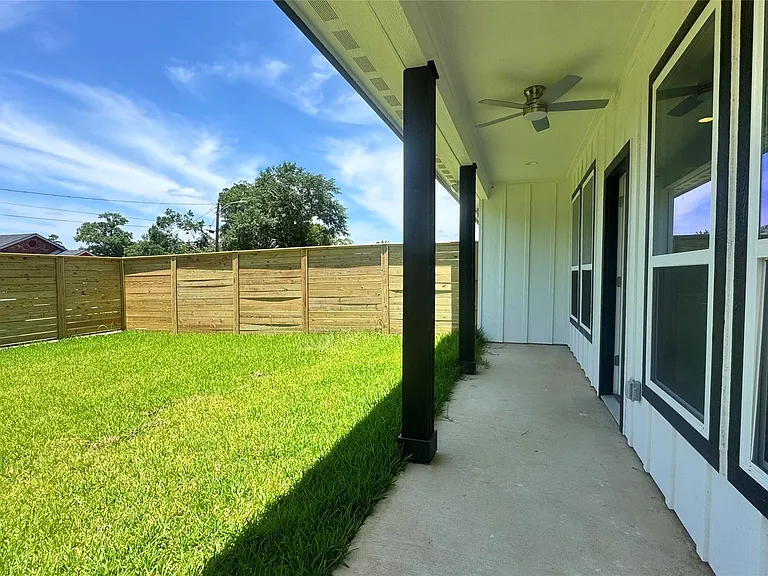 737 Ebenezer Ln — Photo 28