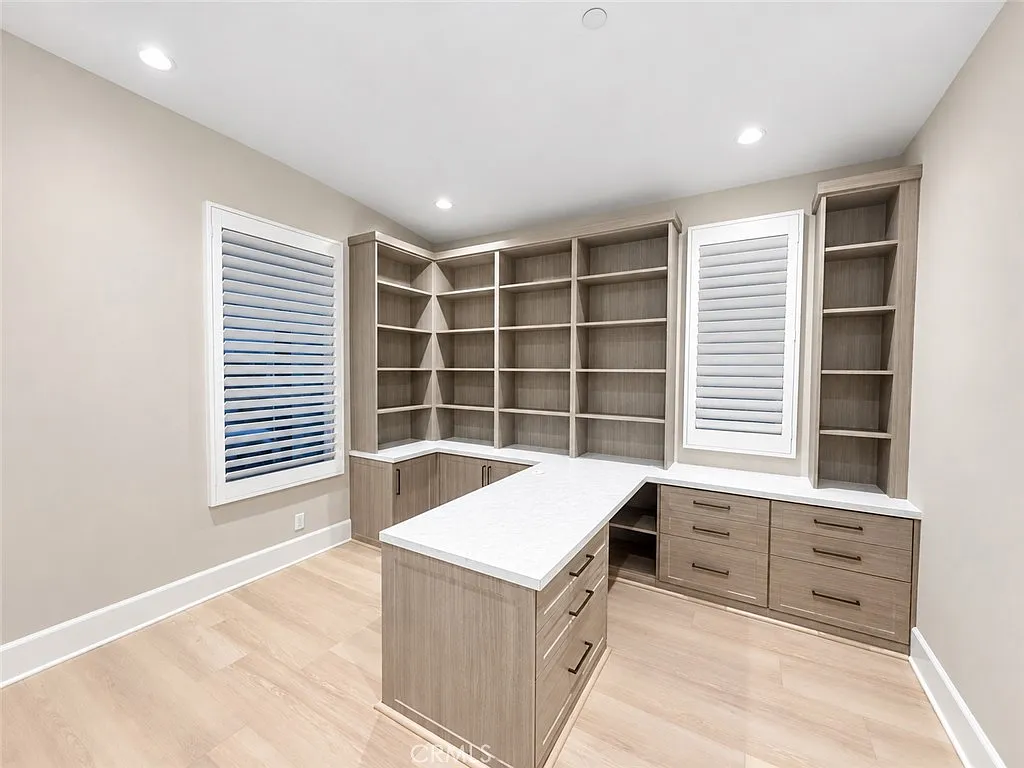 3 bed, 2.5 bath, 2180 sqft, $6,000 — Photo 4