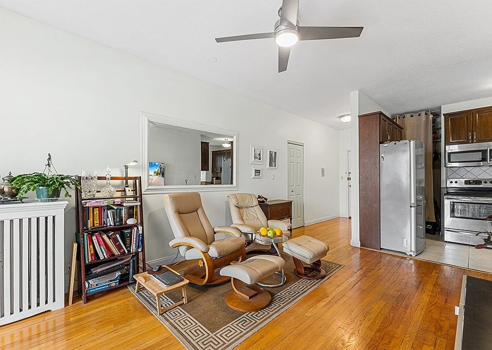 1st image of 313 Summit Ave APT 2