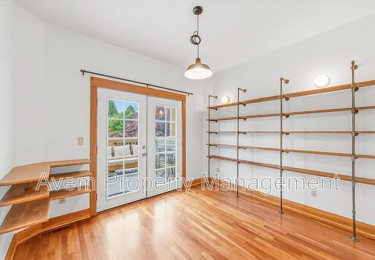 4527 SE 40th Ave — Photo 2
