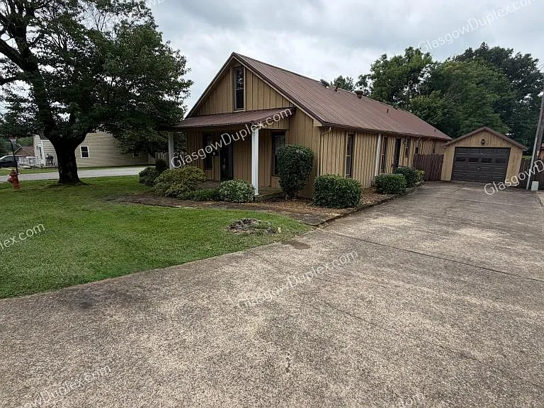 107 Floral Dr — Photo 2
