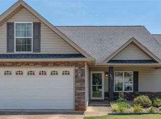 834 Vandenburg Dr, Boiling Springs, SC 29316