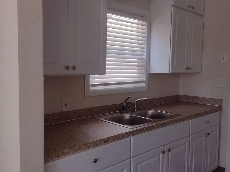 150 N Holly Ave — Photo 6