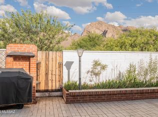 10136 N Valle Del Oro Dr, Oro Valley, AZ 85737