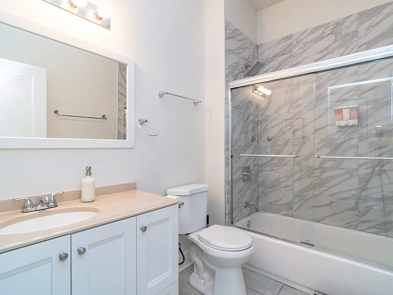 2112 S Michigan Ave #2 — Photo 12