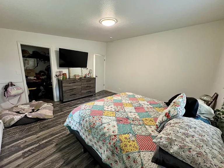 11922 Hillcrest Rd — Photo 14
