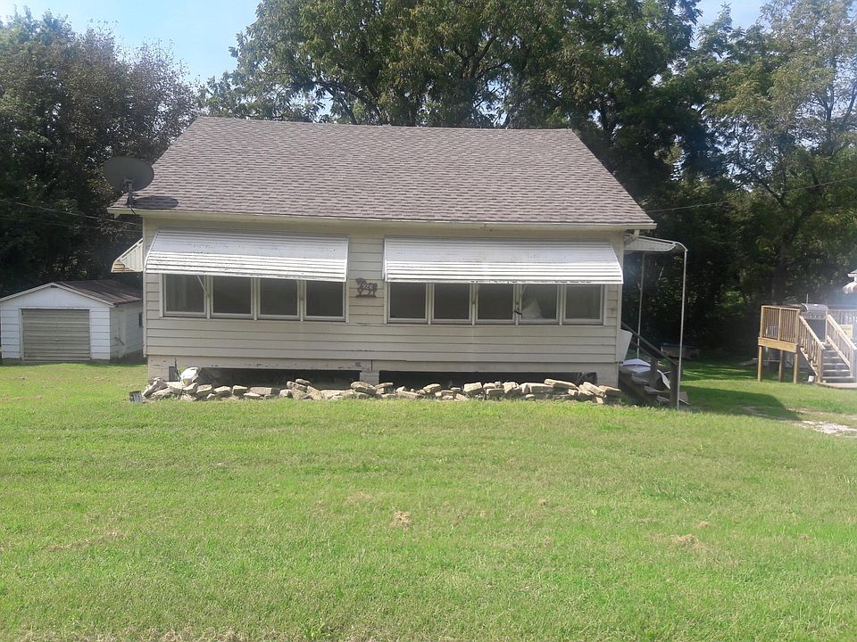 1st image of 926 Sunset Dr