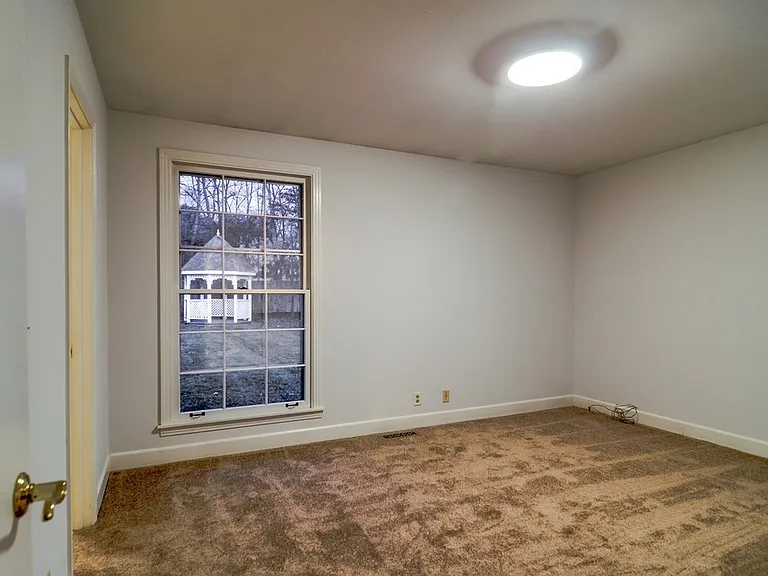 111 Arlington Pl — Photo 12
