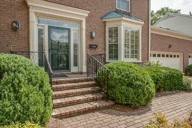2nd image of 609 Linden Sq