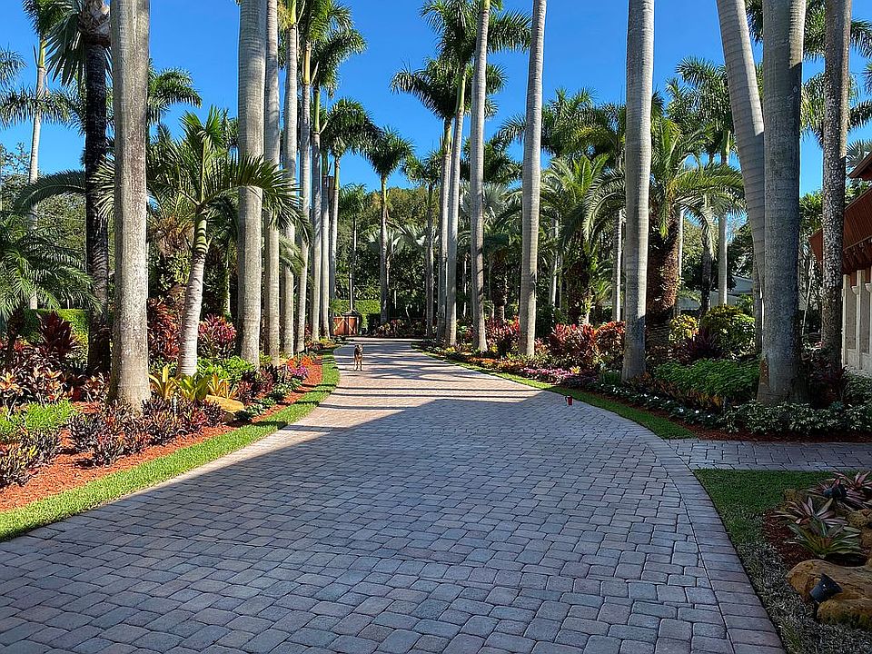 2nd image of 4840 SW 80th St