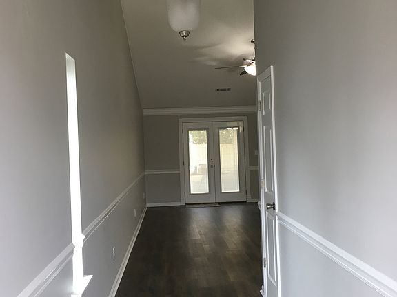 3rd image of 123 Saddlehorn Dr
