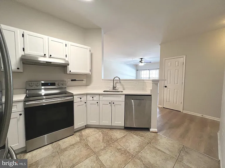 1439 Nestlewood Ct — Photo 12