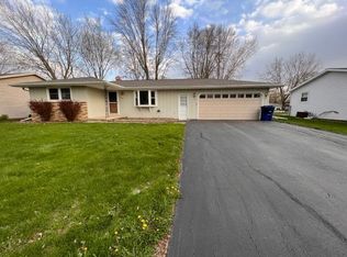 2424 Pecan St, Green Bay, WI 54311