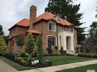 1434 164th St, Whitestone, NY 11357