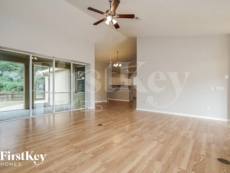 17528 Braddock Rd — Photo 4