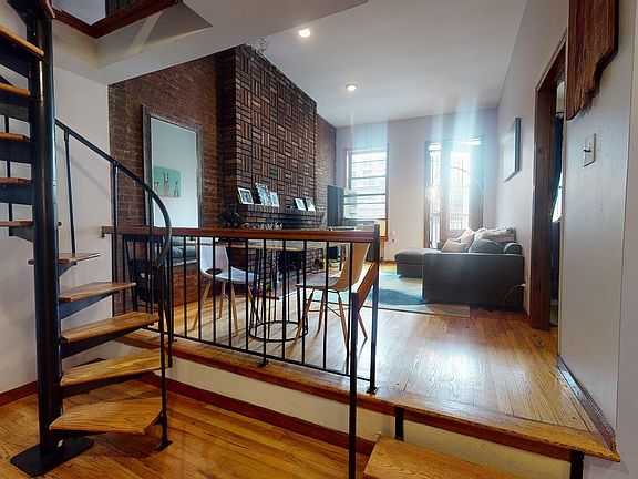 3rd image of 27 W 85th St APT 4B