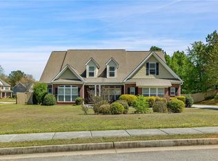 440 Nora Dr, Fayetteville, GA 30215