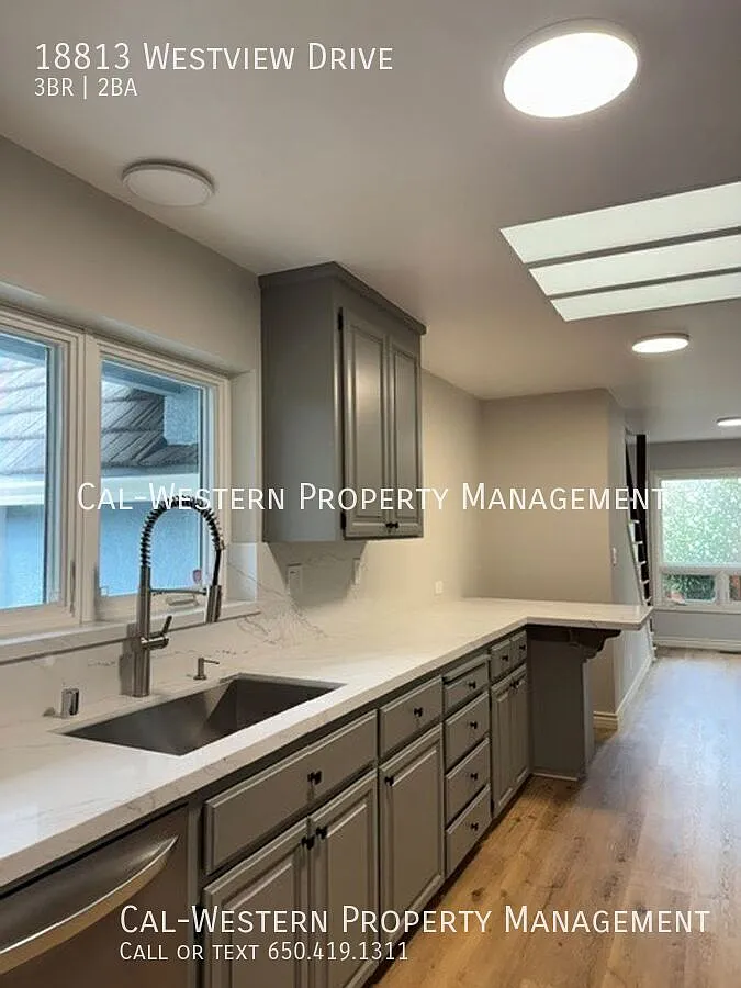Building Photo - 18813 Westview Dr
