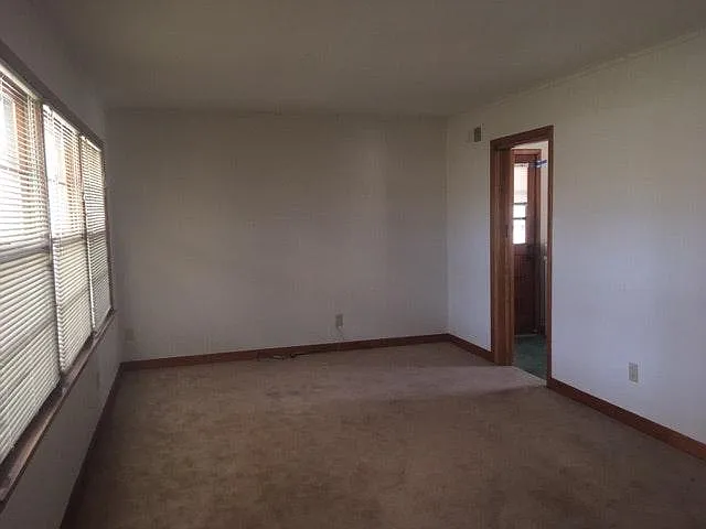 5243 Laurie Ln — Photo 7