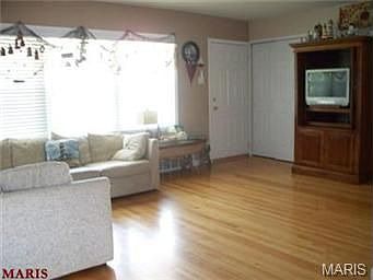 2nd image of 4038 Koeln Ave