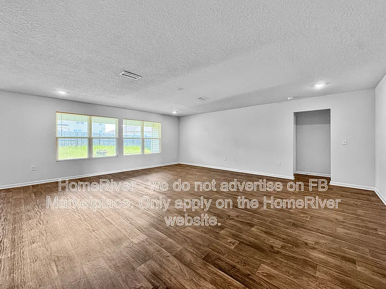 5578 Guinevere Ln — Photo 3