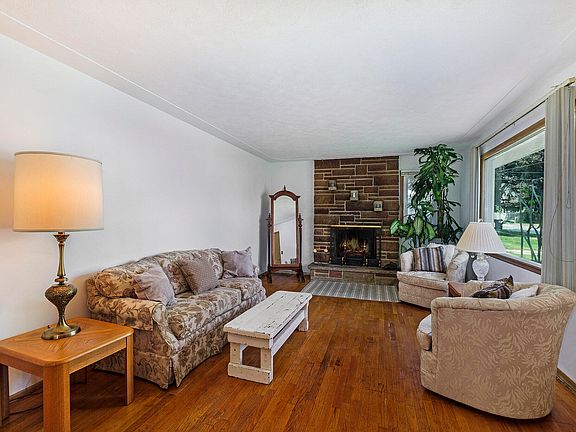 4th image of 3121 Nursery Ave SW