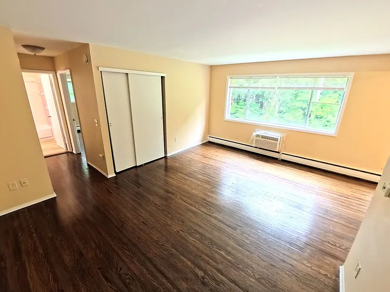 138-154 Woodhill Dr — Photo 40