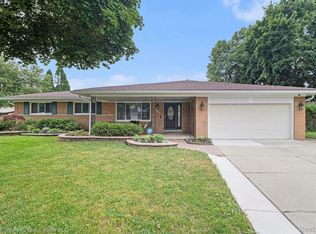 16652 Festian Dr, Clinton Township, MI 48035