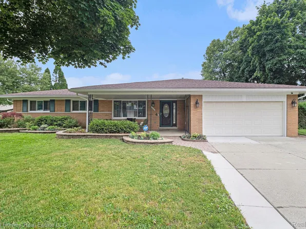 16652 Festian Dr, Clinton Township, MI 48035