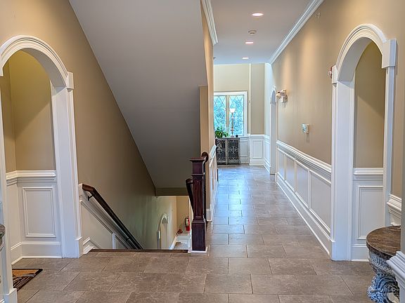 3rd image of 134 Sunset Cir APT 305