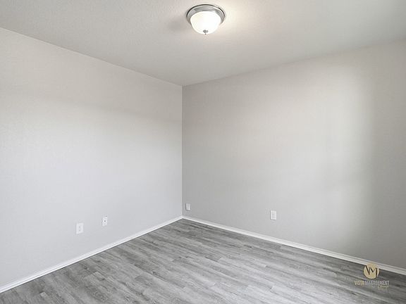 2nd image of 7526 Crestway Rdg