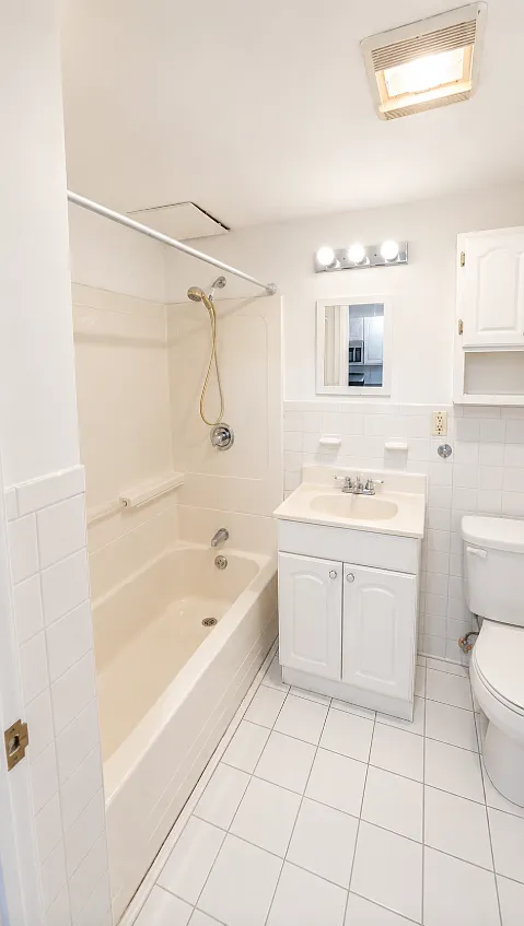 1 bed, $2,100 — Photo 2