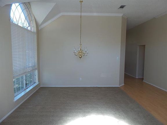4th image of 2304 Henley Ct