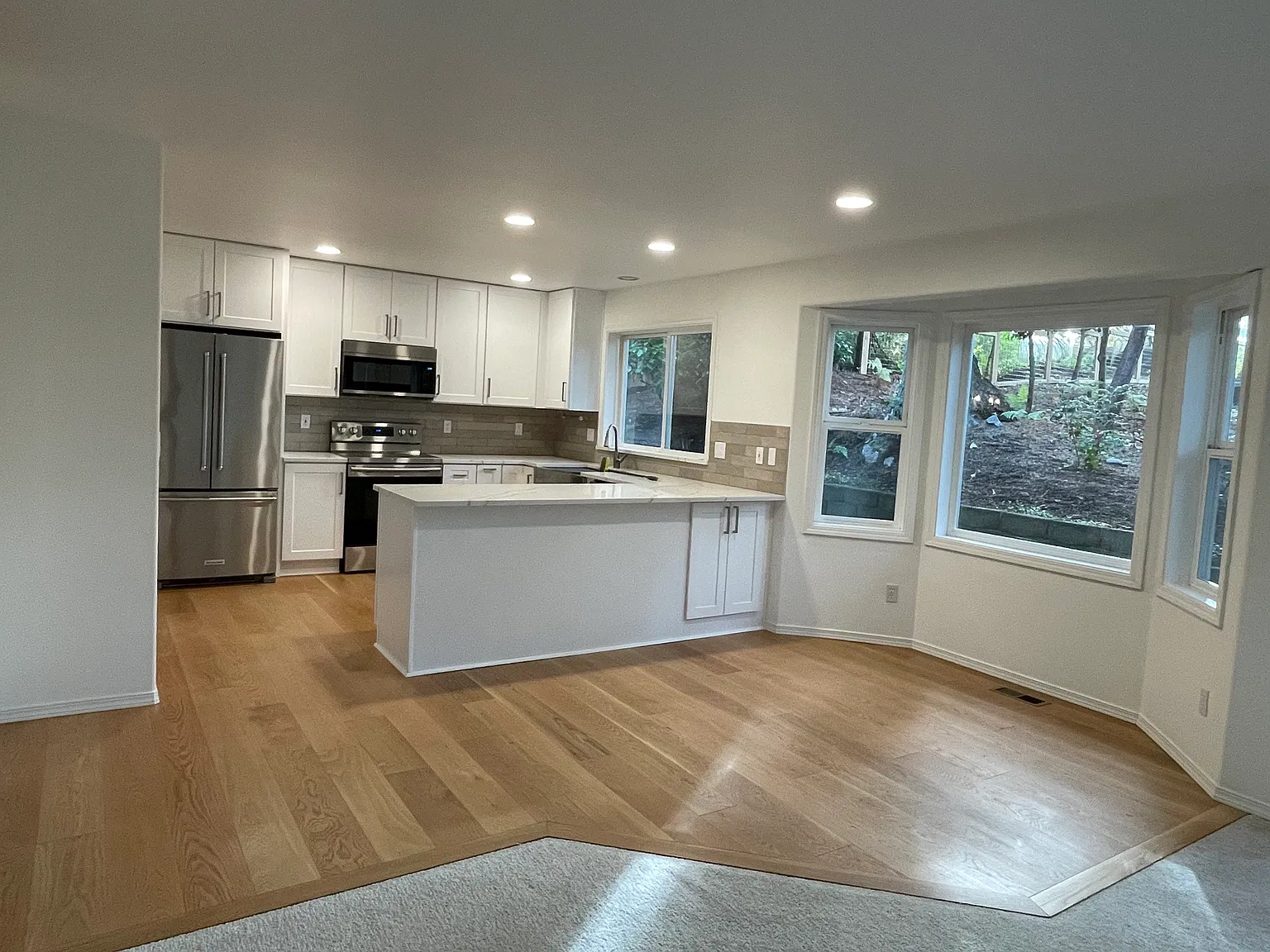 4 bed, 2623 sqft, $4,800 — Photo 4