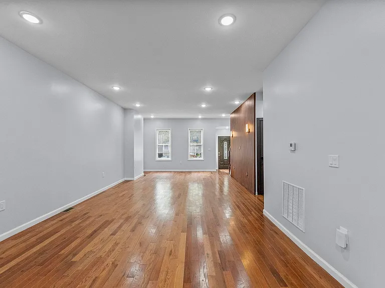 100 Atlantic St — Photo 12