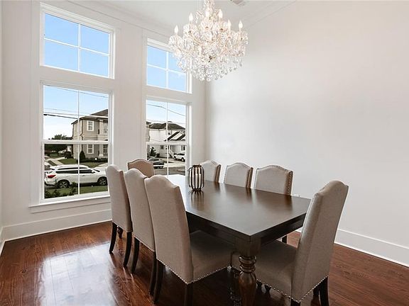 5th image of 6464 Bellaire Dr