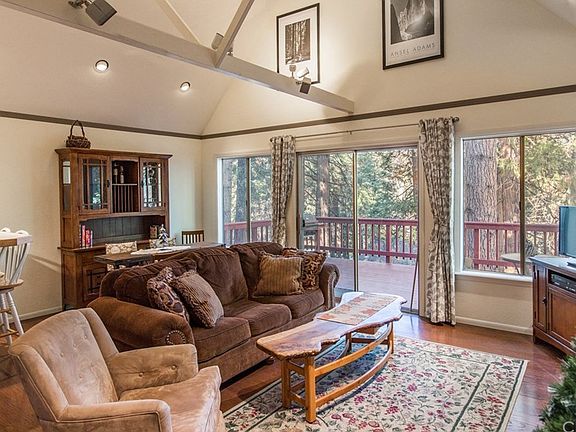 4th image of 31532 Cedarwood Dr