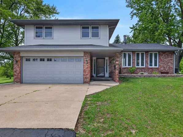 7144 N Crestview Rd, Stillman Valley, IL 61084